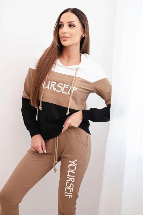 Komplet z nadrukiem Yourself ecru+camelowy