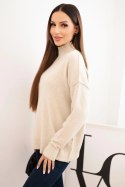Sweter damski wiskozowy z prążkowanym półgolfem i luźnym fasonem beżowy