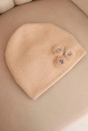 Czapka damska z ozdobnymi futrzanymi kwiatami elegancka camelowa