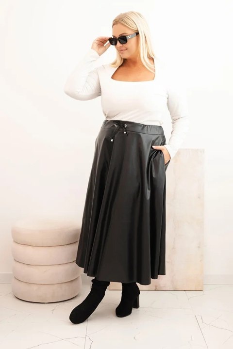 Spódnica damska Plus Size z ekoskóry z gumką i troczkiem w pasie czarna
