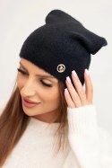 Czapka damska klasyczna z alpaki z dekoracyjną blaszką czarna