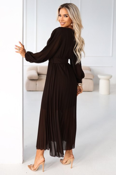 414-11 KLARA plisowana elegancka sukienka midi z paskiem i dekoltem - czekoladowa