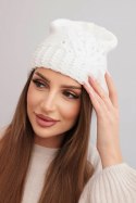 Czapka damska zimowa z wełną zdobiona cekinami i splotem K473 biała