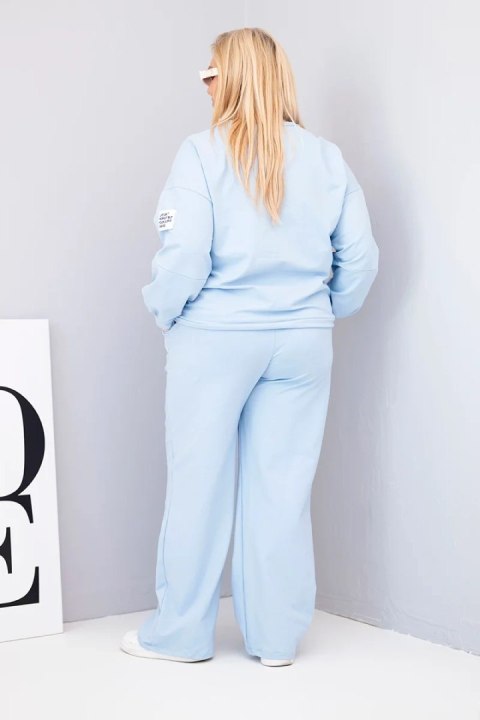 Komplet damski Plus Size bawełniany z luźną bluzą i spodniami z szeroką nogawką niebieski