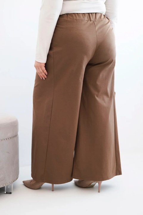 Spodnie damskie Plus Size z szerokimi nogawkami i plisowaniem camelowe