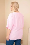 Bluzka damska wiskozowa Plus Size z krótkim rękawem i ozdobną apaszką cukierkowy róż